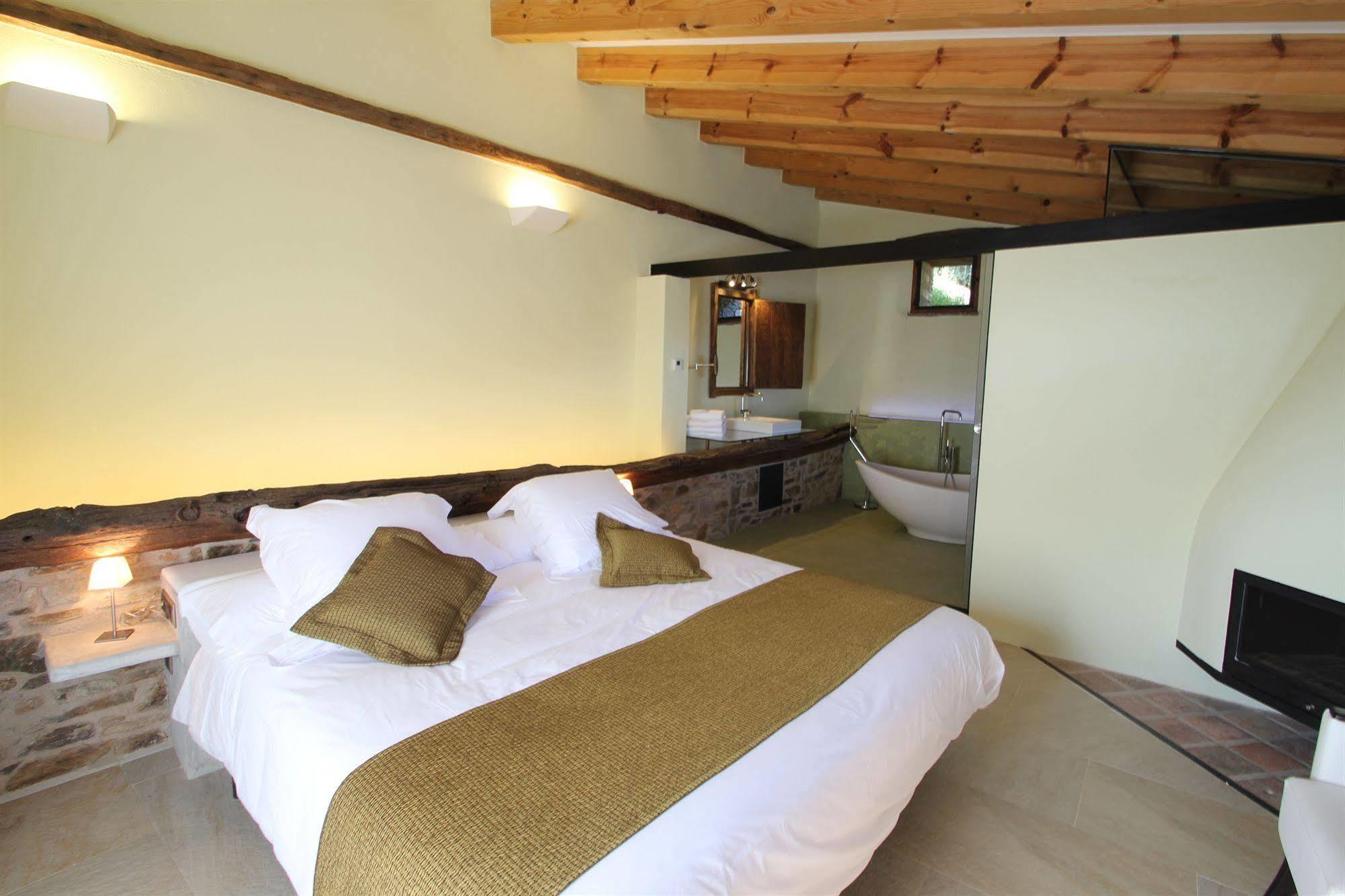 Hotel Can Cuch Cánoves Esterno foto